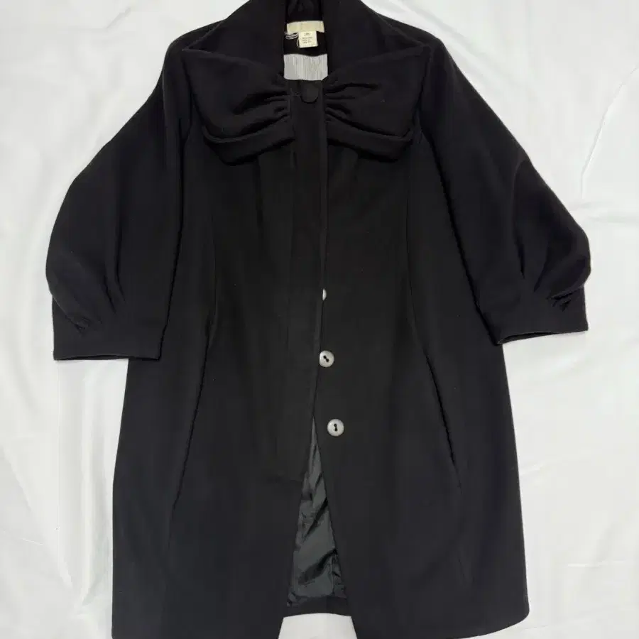 ribbon neck coat 리본 넥 코트