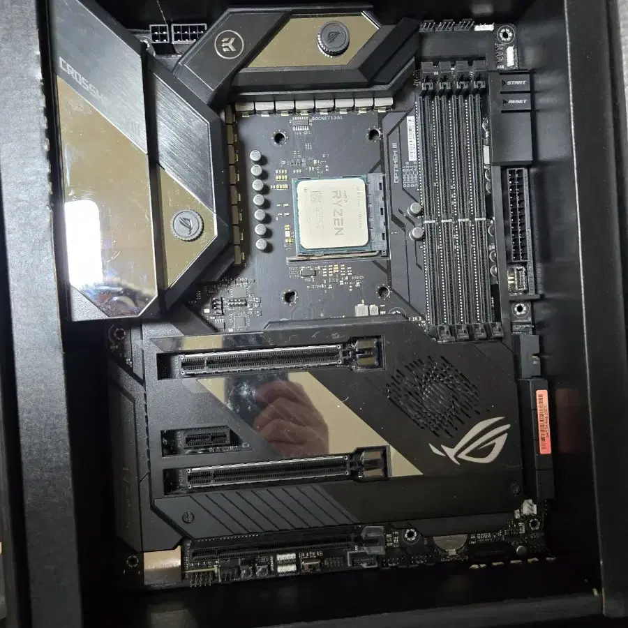 asus x570 crosshair formula 팝니다