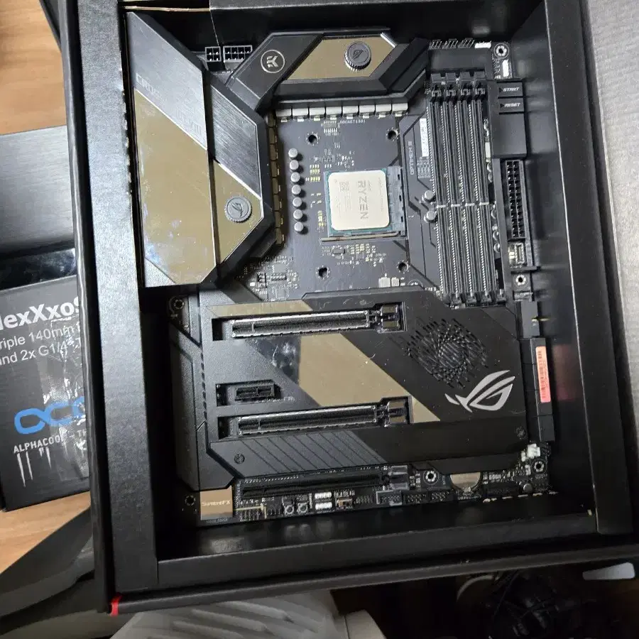 asus x570 crosshair formula 팝니다