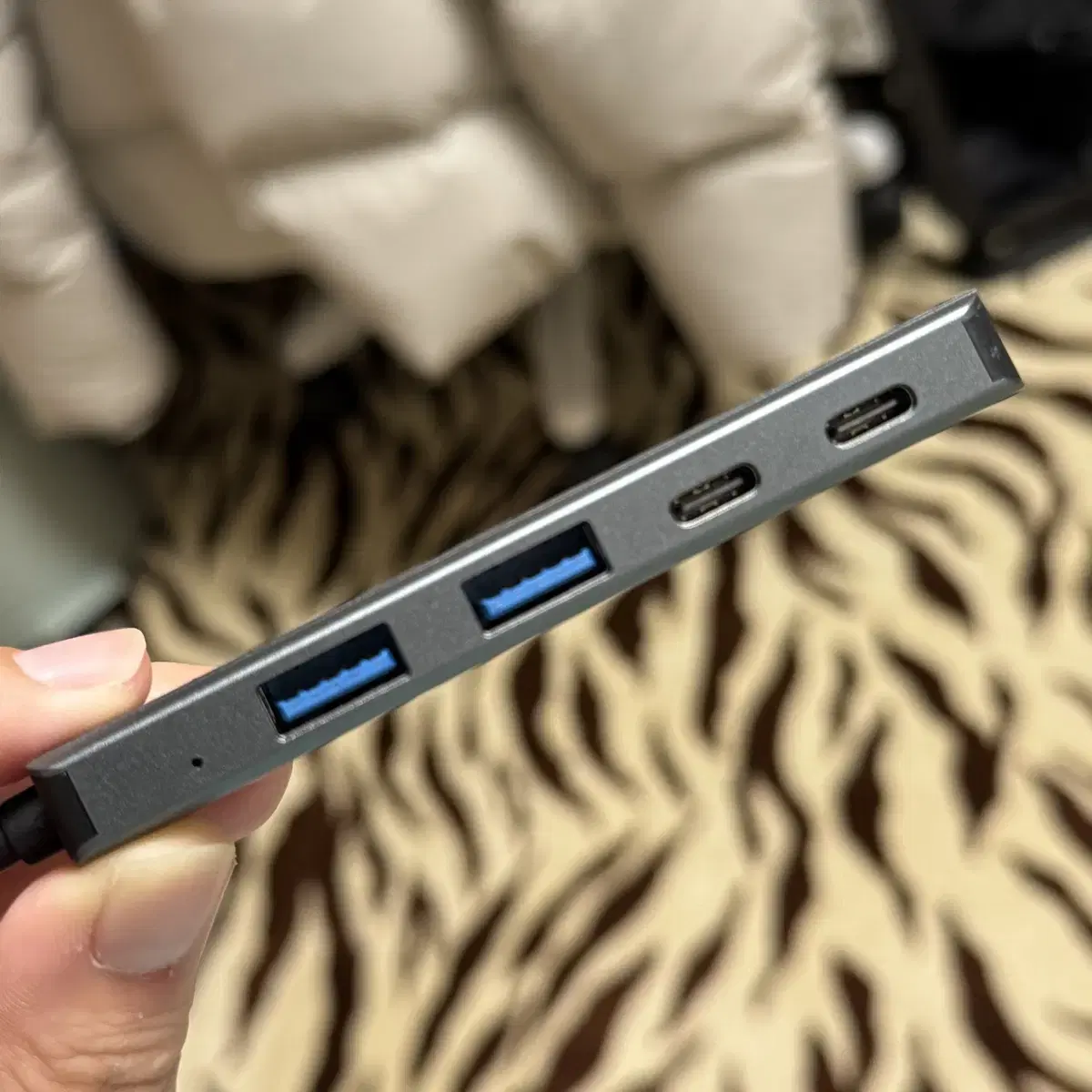 Essager USB 3.2 to 4포트 멀티 허브