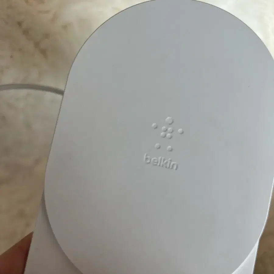 Belkin 벨킨 부스트업 무선충전스탠드(화이트) (깨끗 / 작동 잘됨)