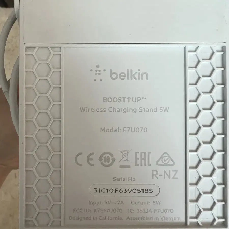 Belkin 벨킨 부스트업 무선충전스탠드(화이트) (깨끗 / 작동 잘됨)