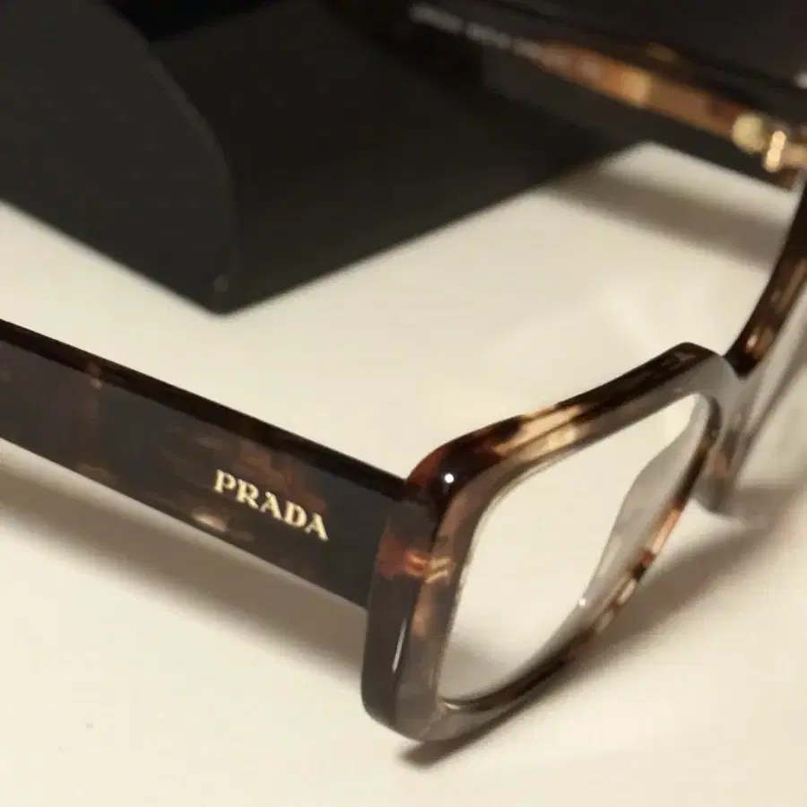 PRADA 프라다 뿔테 안경