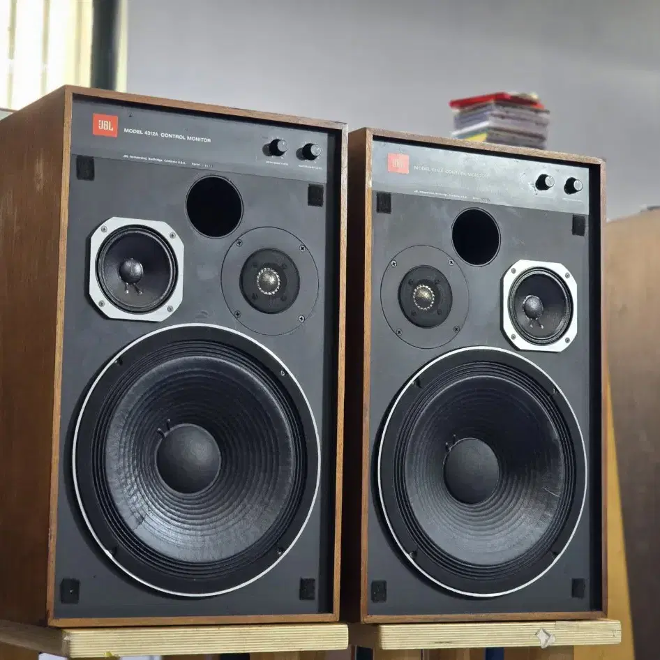 JBL 4312A 중형 스피커 팝니다.