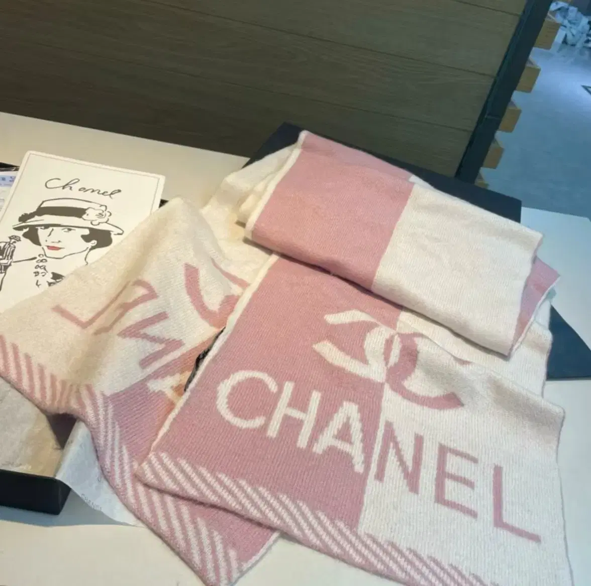 CHANEL 샤넬 클래식 머플러 핑크