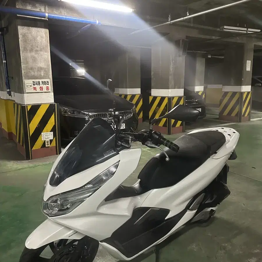 부산 pcx20년식 125cc 판매합니다