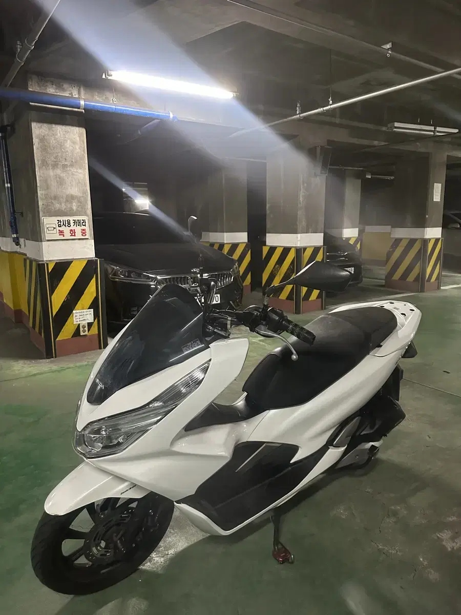 부산 pcx20년식 125cc 판매합니다