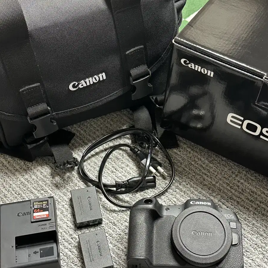 캐논 EOS R8