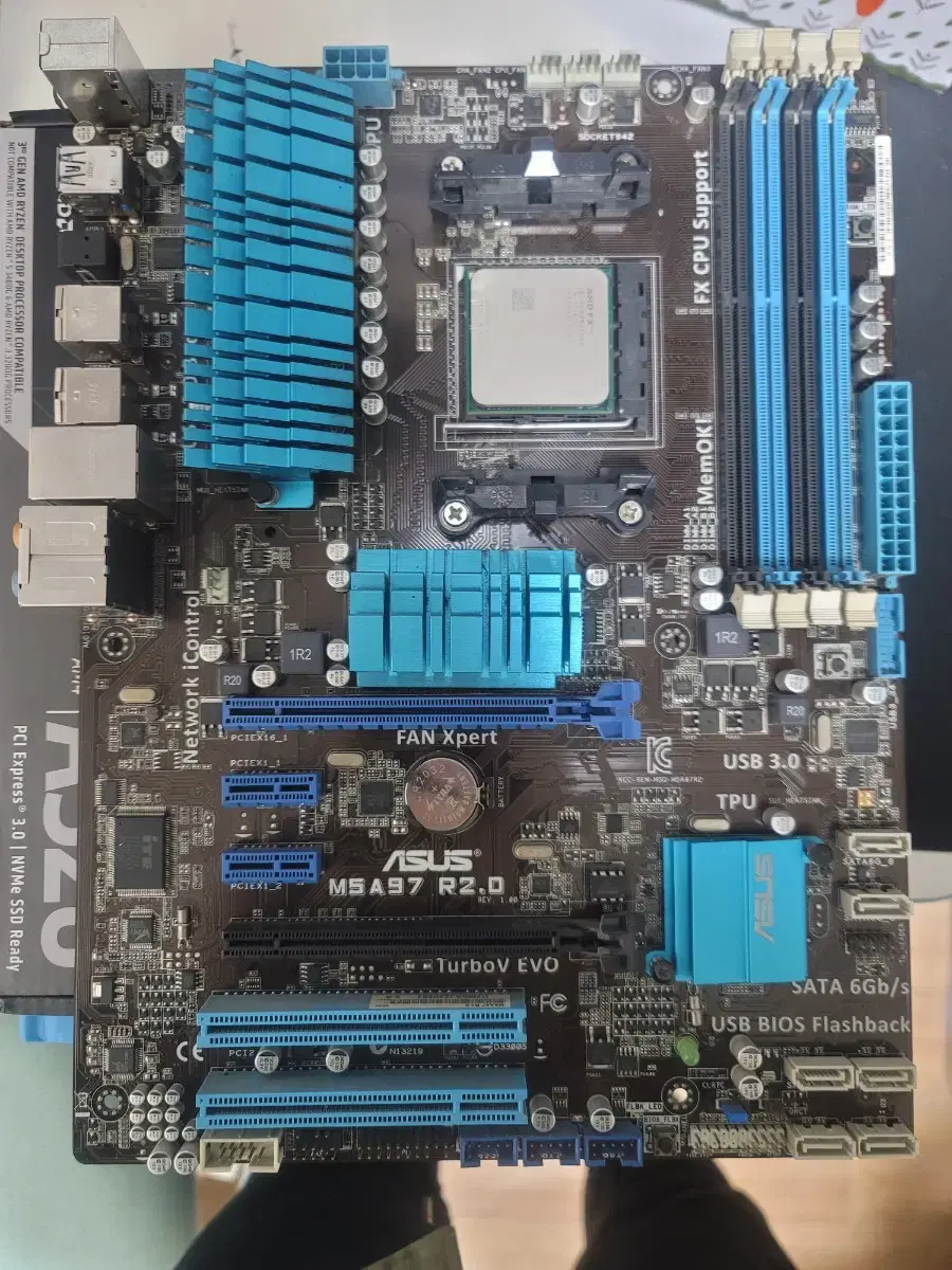 AMD FX-6300 +  ASUS M5A97 R2.0 + 16G RAM