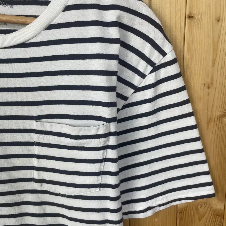 Back Number Stripe T-shirt