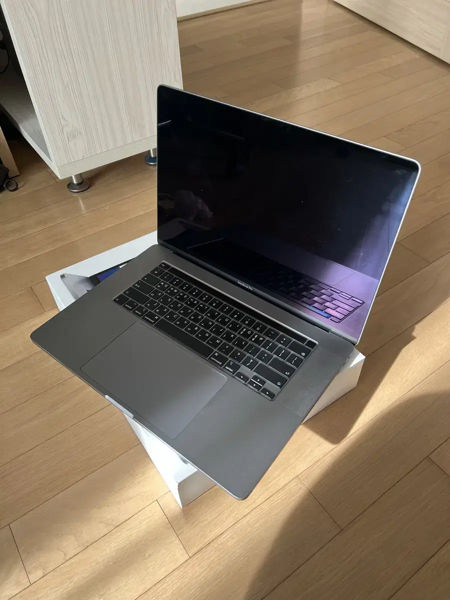 MacBook 16 inch 2019 I9 1TB RAM16GB for sale