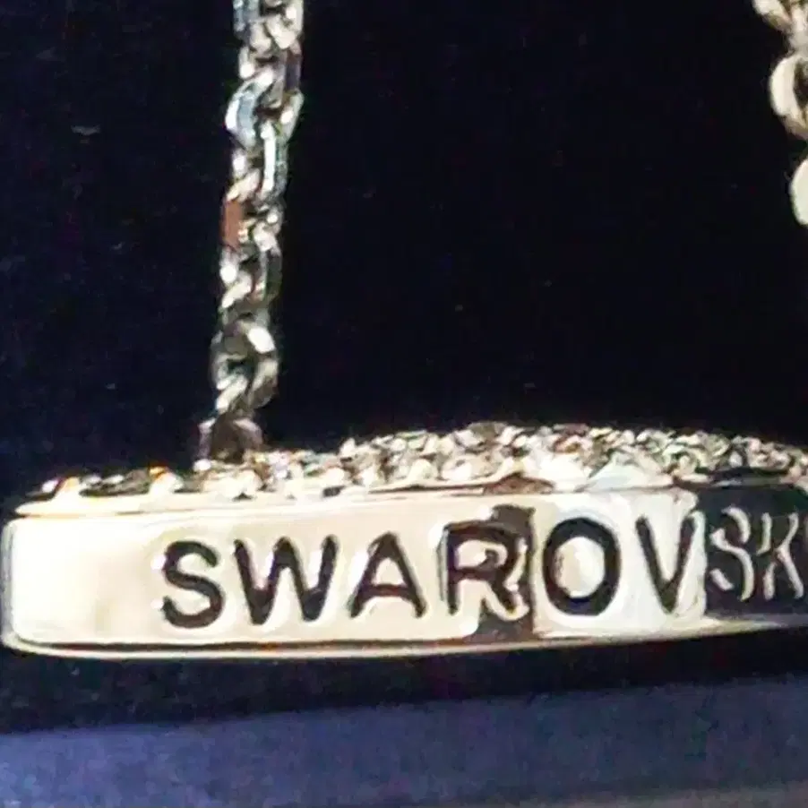 스와로브키(Swarovski) 백조 목걸이