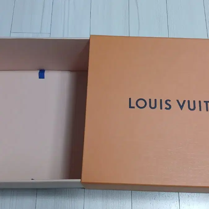 루이비통 중형 서랍형 박스(LOUIS VUITTON 미들 케이스)