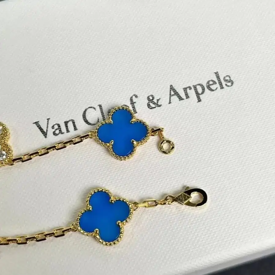 해외 구매Van Cleef & Arpels반클리프 아펠 팔찌 19cm