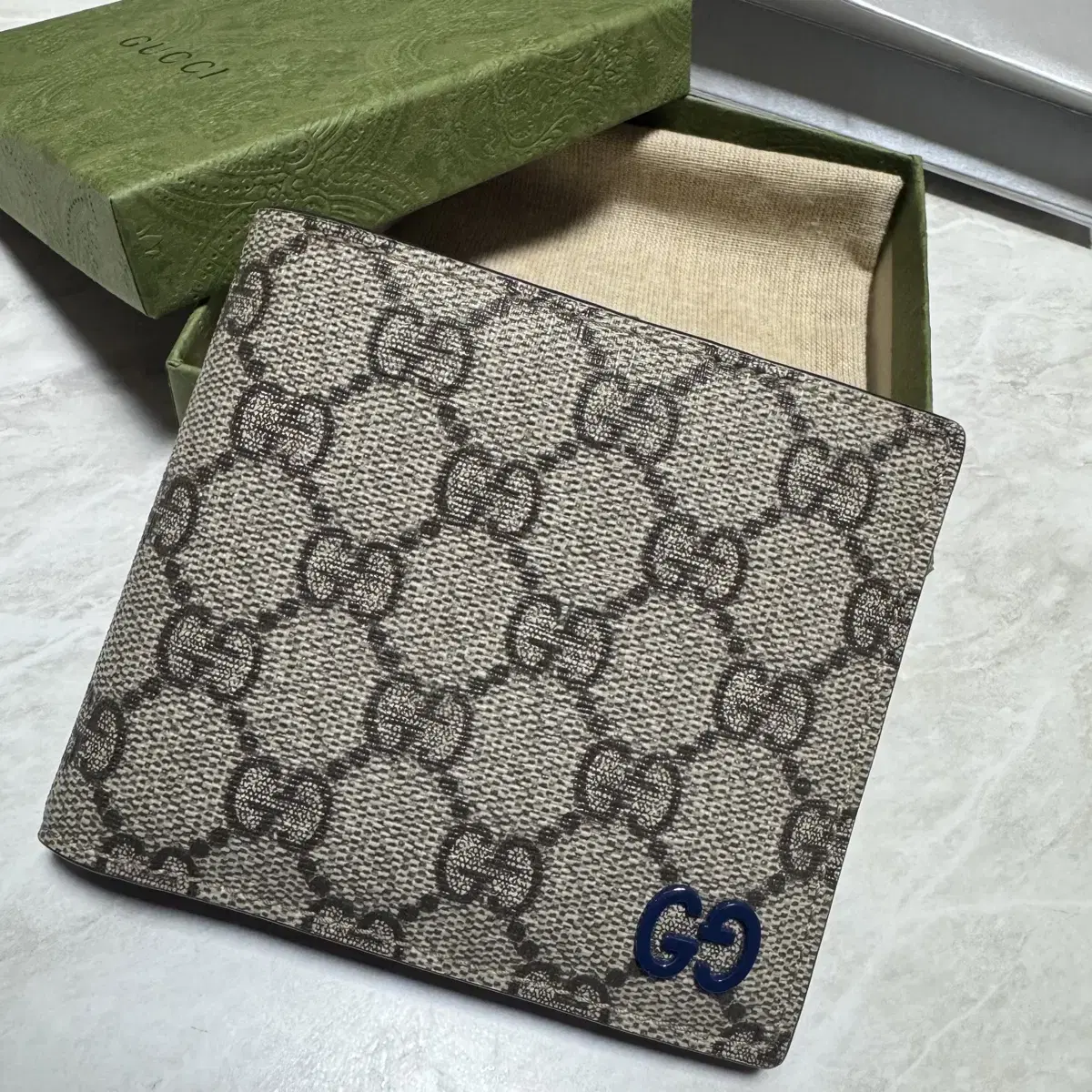 Gucci GG Detail Coin Pocket Wallet Genuine