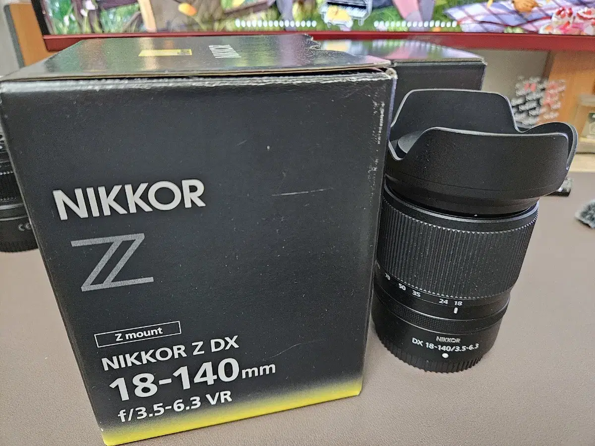 (연말할인)Nikon DX Z18-140 Zoom lens for sale.