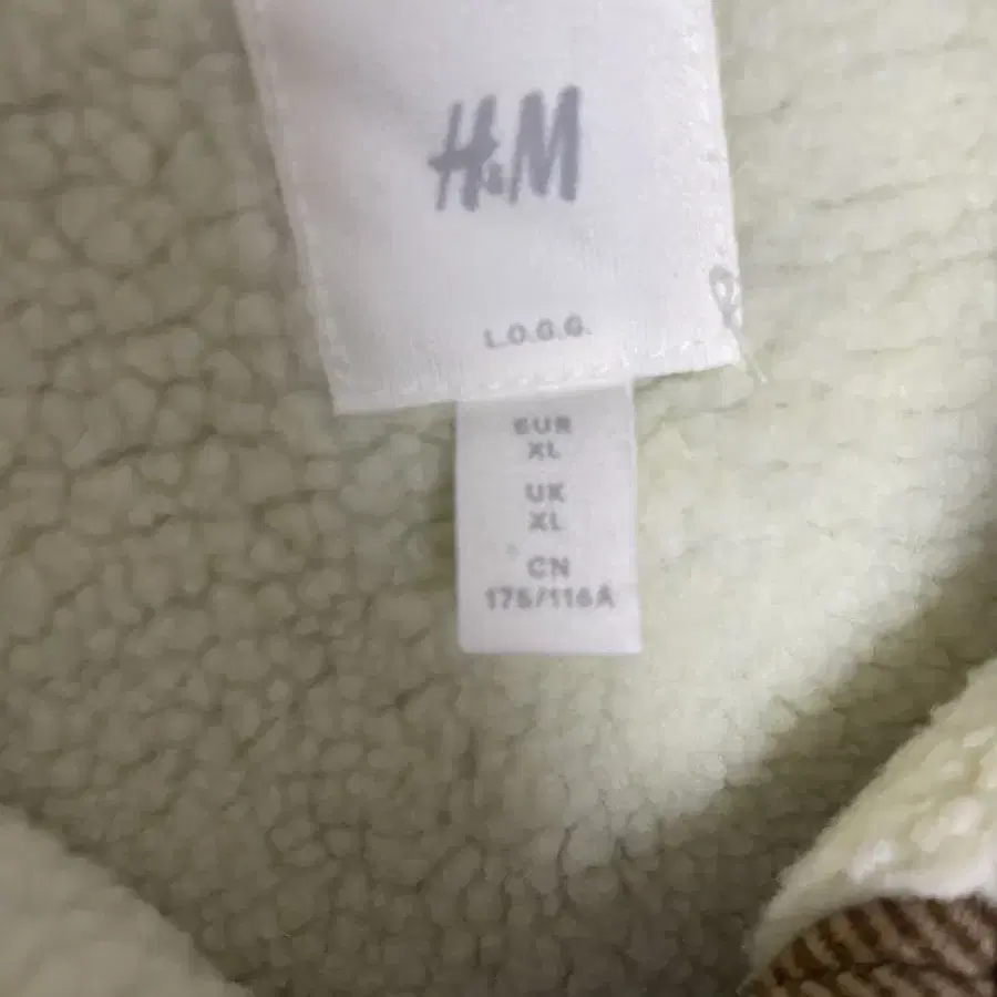 H&M 체크자켓 (양털/뽀글이) XL 105 팝니다