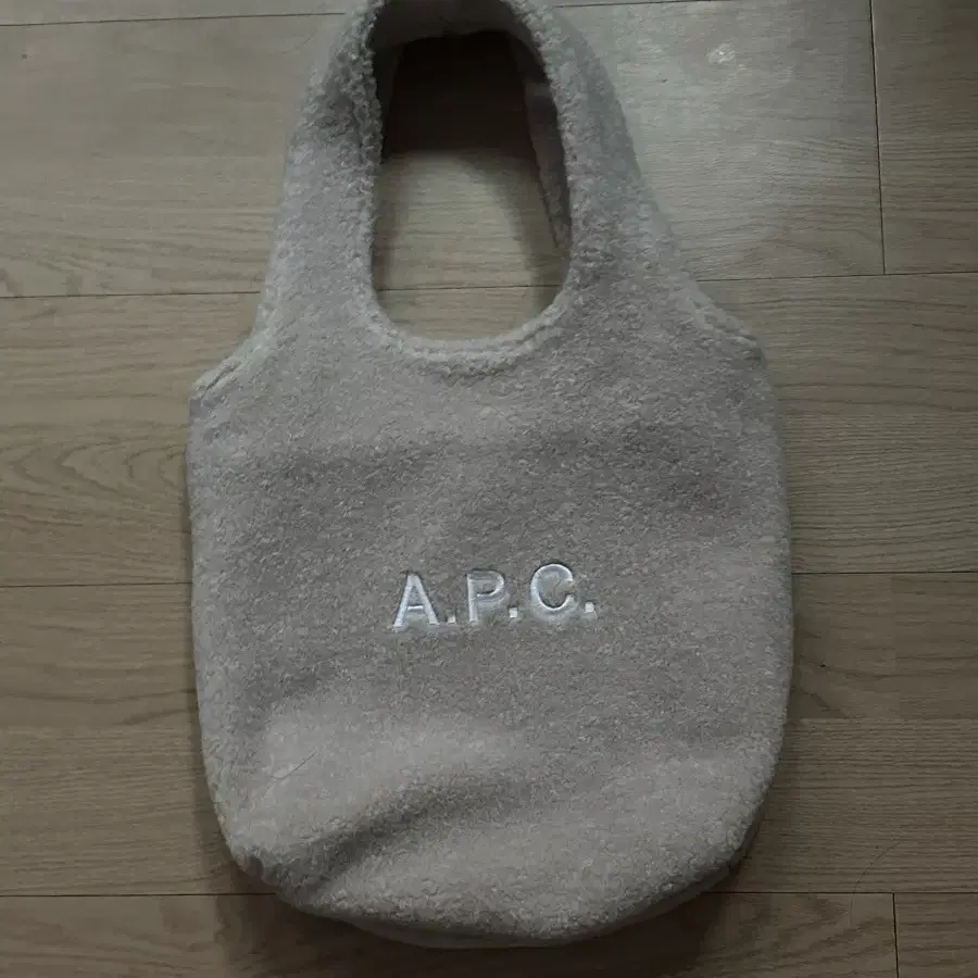 apc 아페쎄 니논 토트백 양털