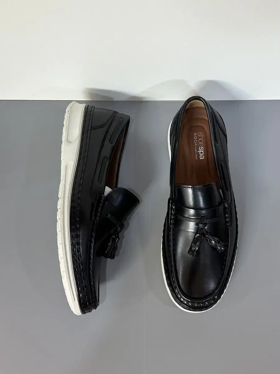 Soda Men's Tesla Loafer