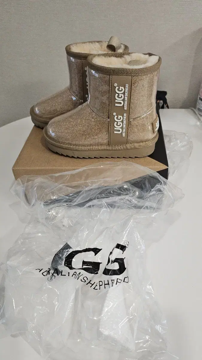 키즈 호주어그 클리어ugg  (8-10  )