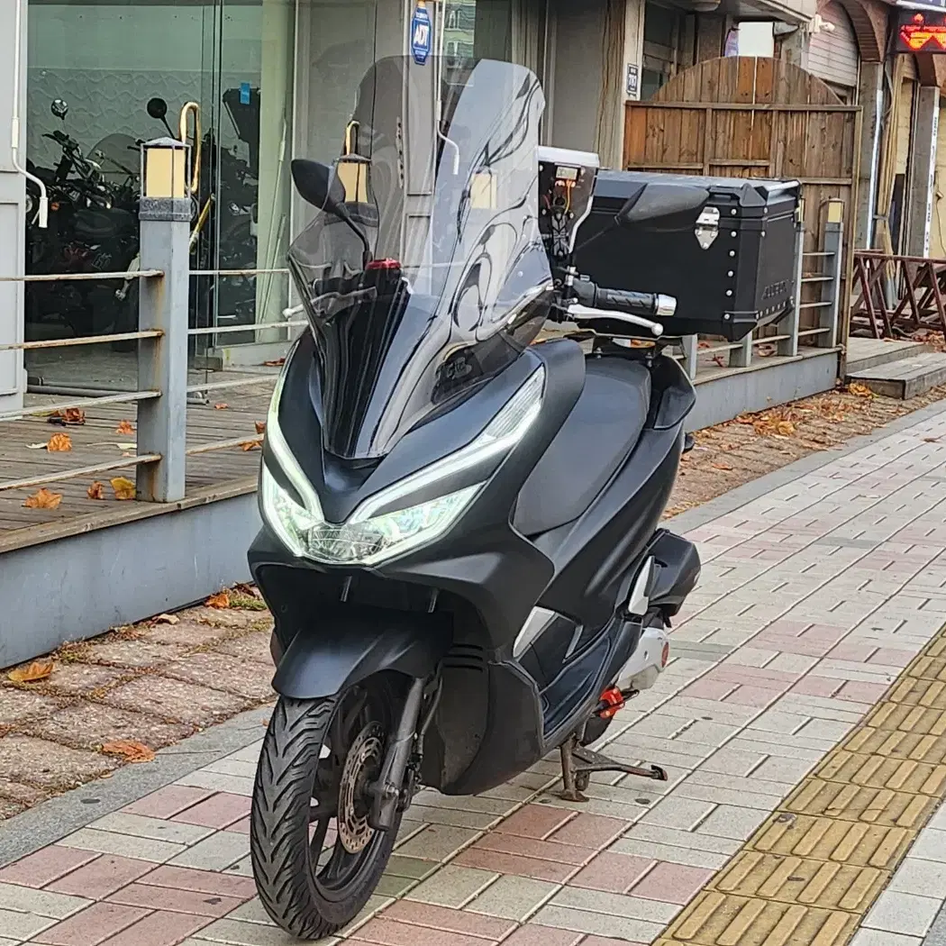 2019년식 혼다 PCX125 28000KM 판매합니다.