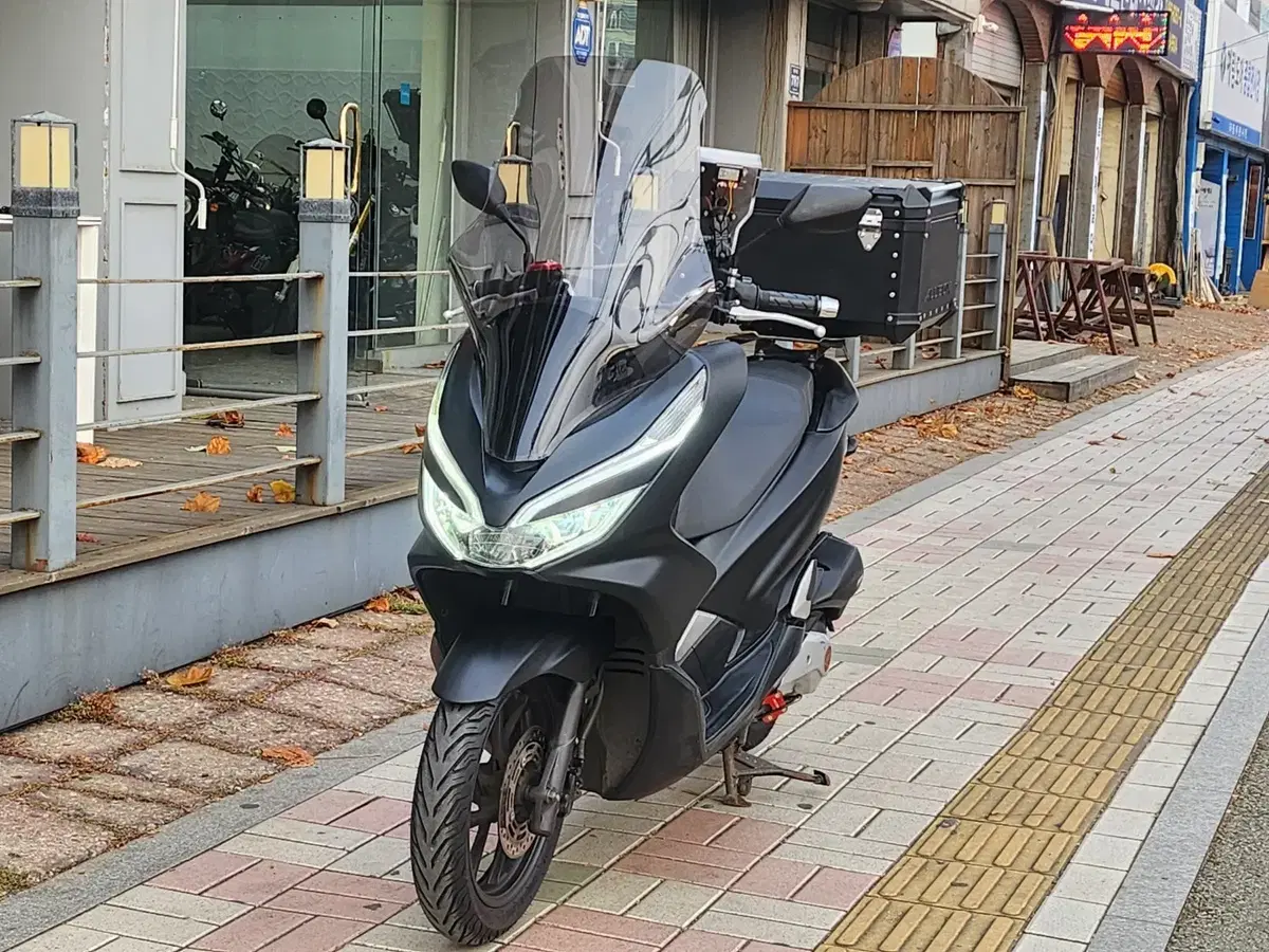 2019년식 혼다 PCX125 28000KM 판매합니다.