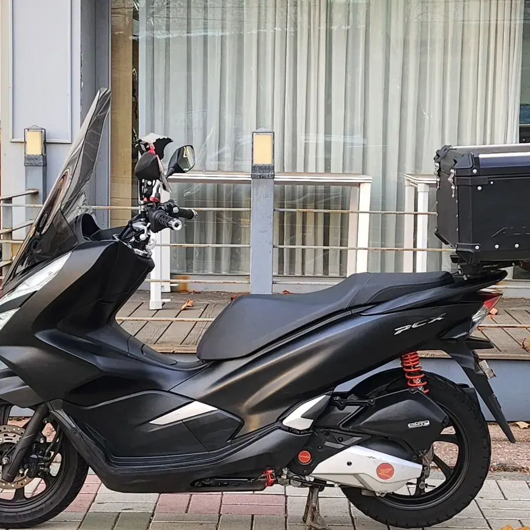 2019년식 혼다 PCX125 28000KM 판매합니다.