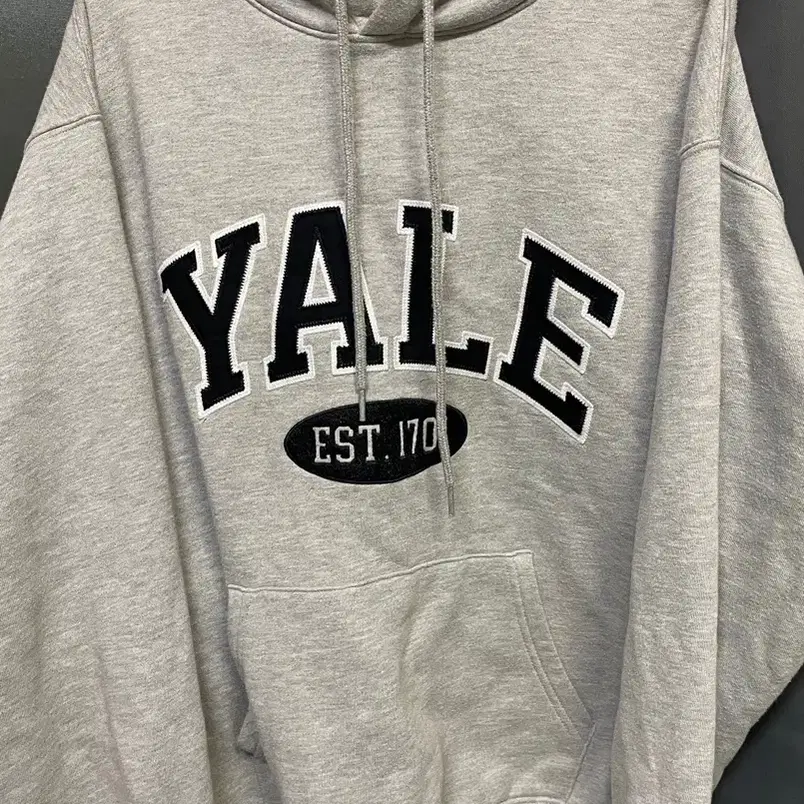 Yale 예일 후드티