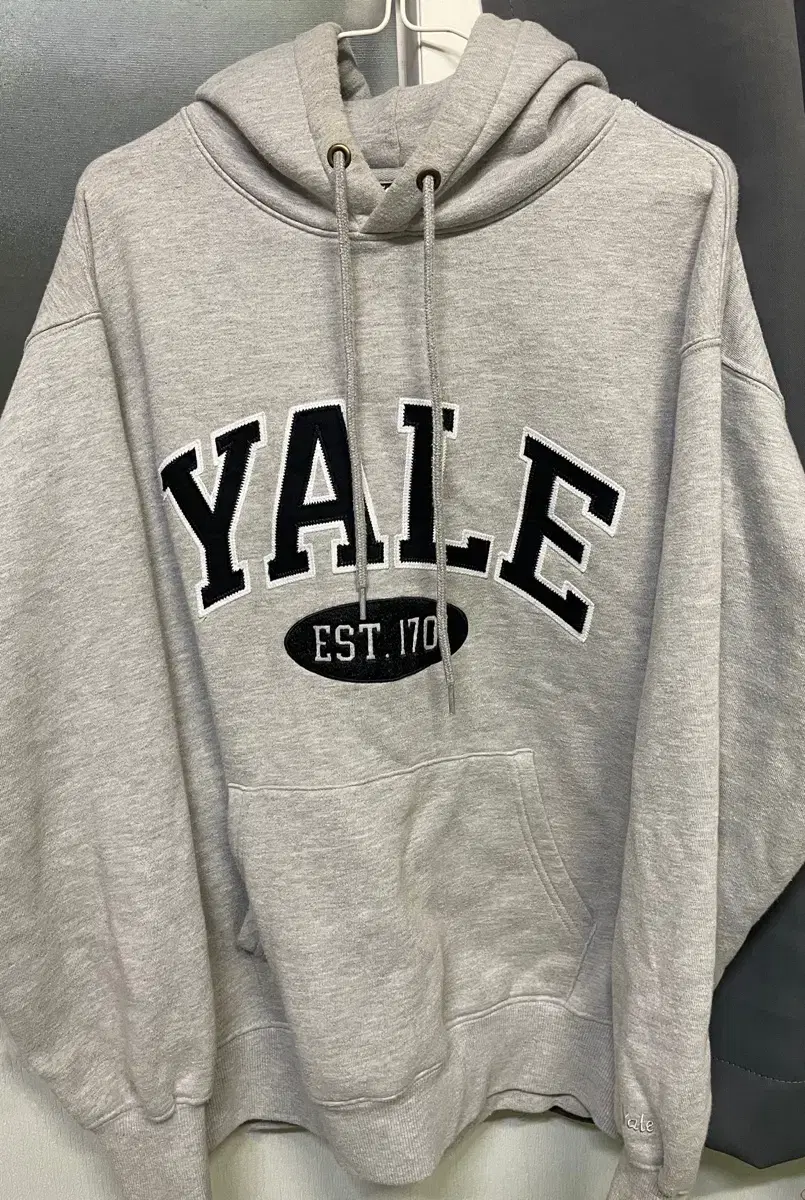 Yale 예일 후드티