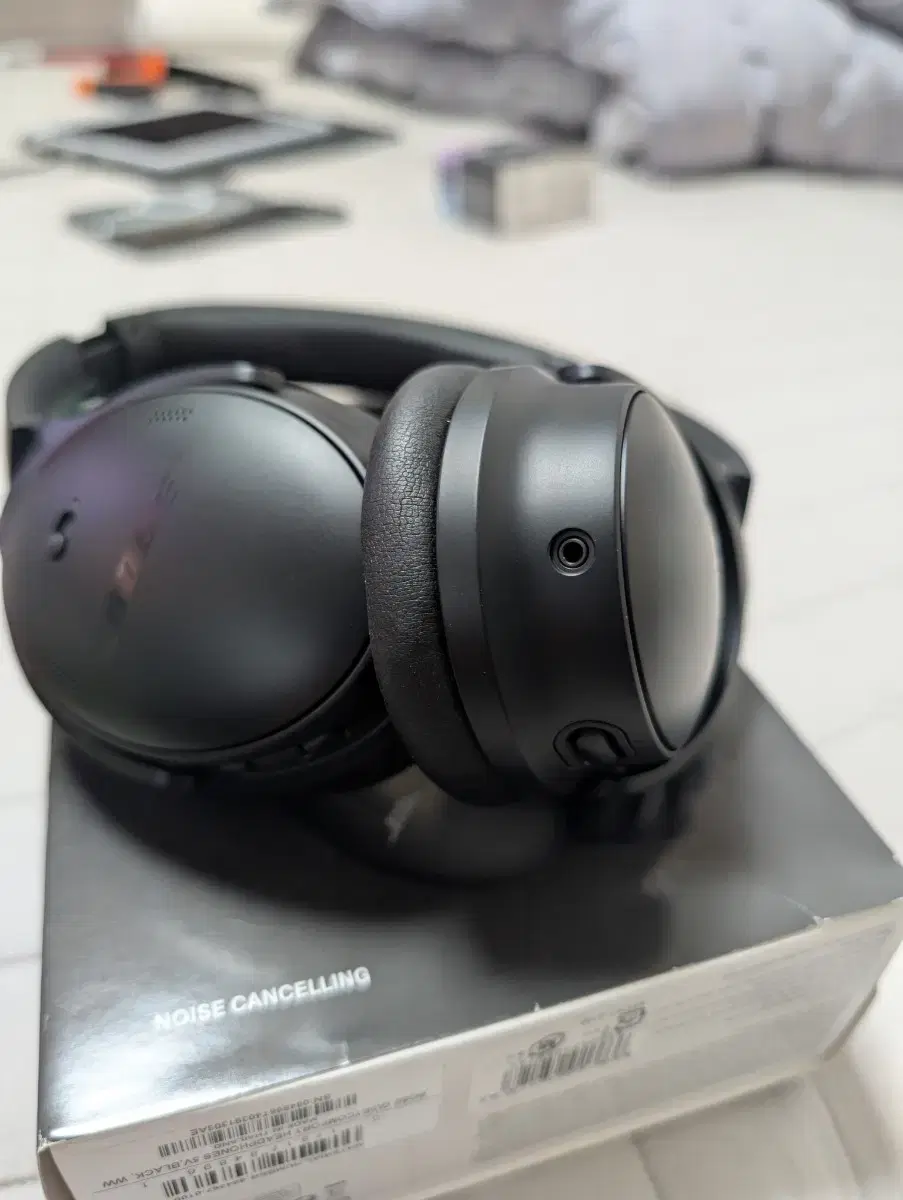 BOSE QC45 블랙팝니다 싸게팔아요~ 필독