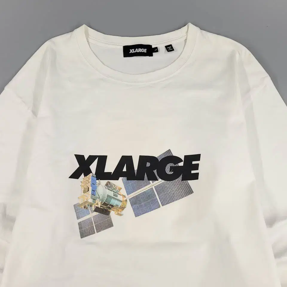 X-LARGE 엑스라지 JP 화이트 블랙 미드로고 인공위성 우주인 긴팔티