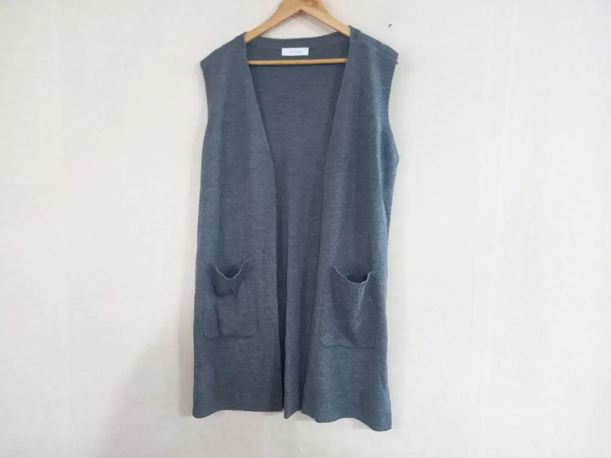 ATTI.K Gray open knit vest