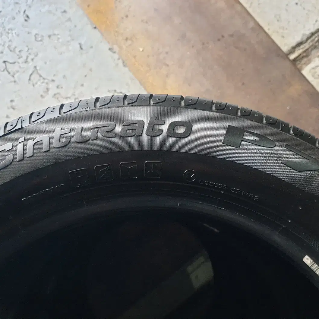 중고타이어 피렐리 신투라토P7 런플렛 225/55R17 97Y 4개 세트