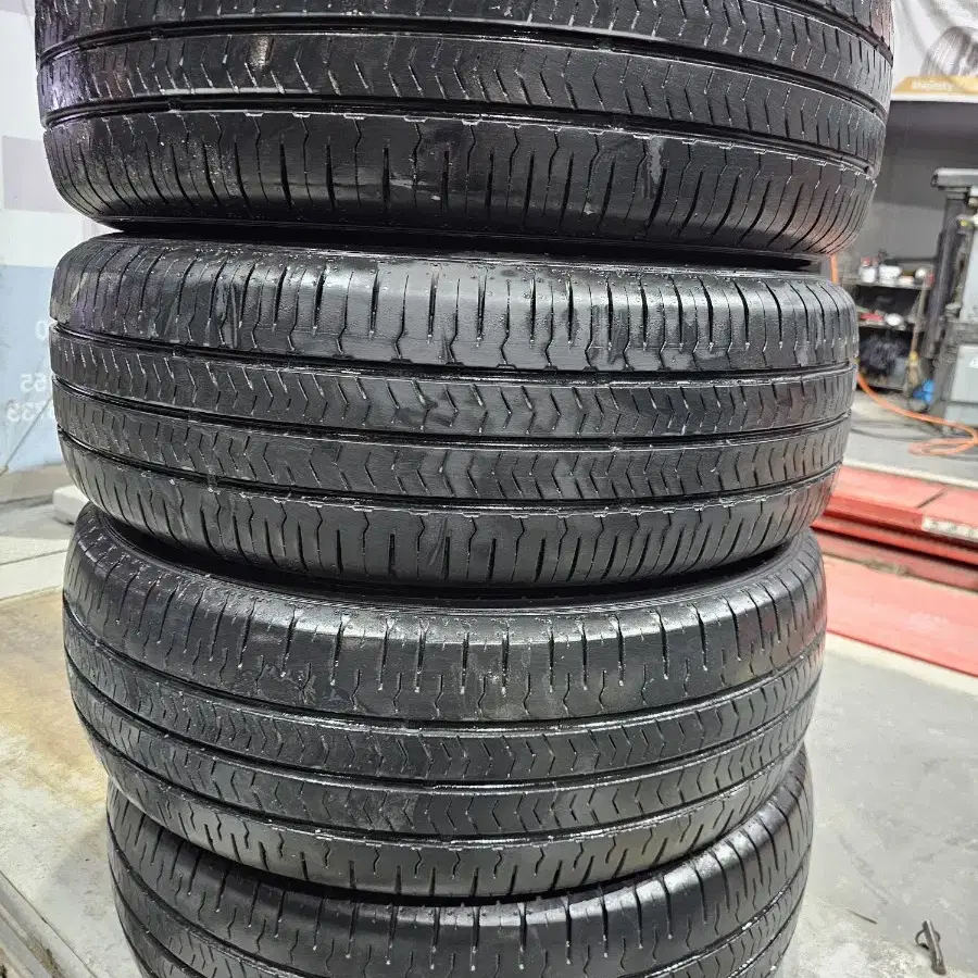 중고타이어 215/67r17 팝니다