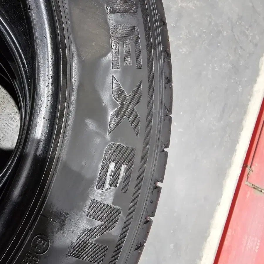 중고타이어 215/67r17 팝니다