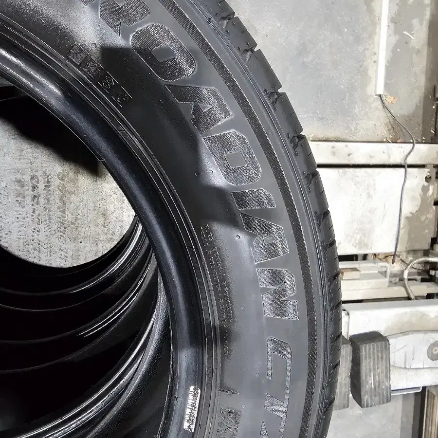 중고타이어 215/67r17 팝니다