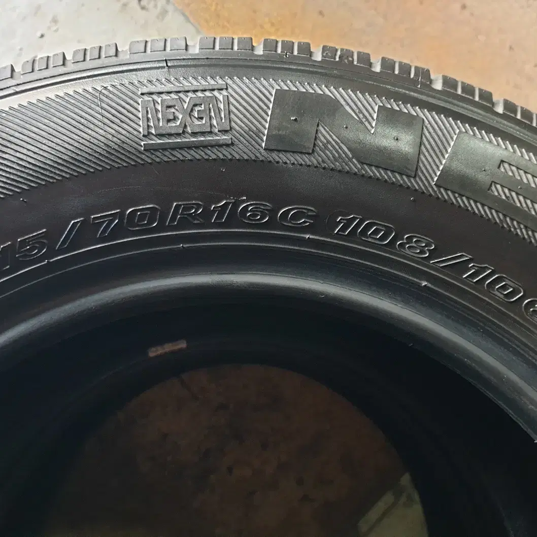 2157016 중고타이어 넥센타이어 CP521 215/70R16C 세트