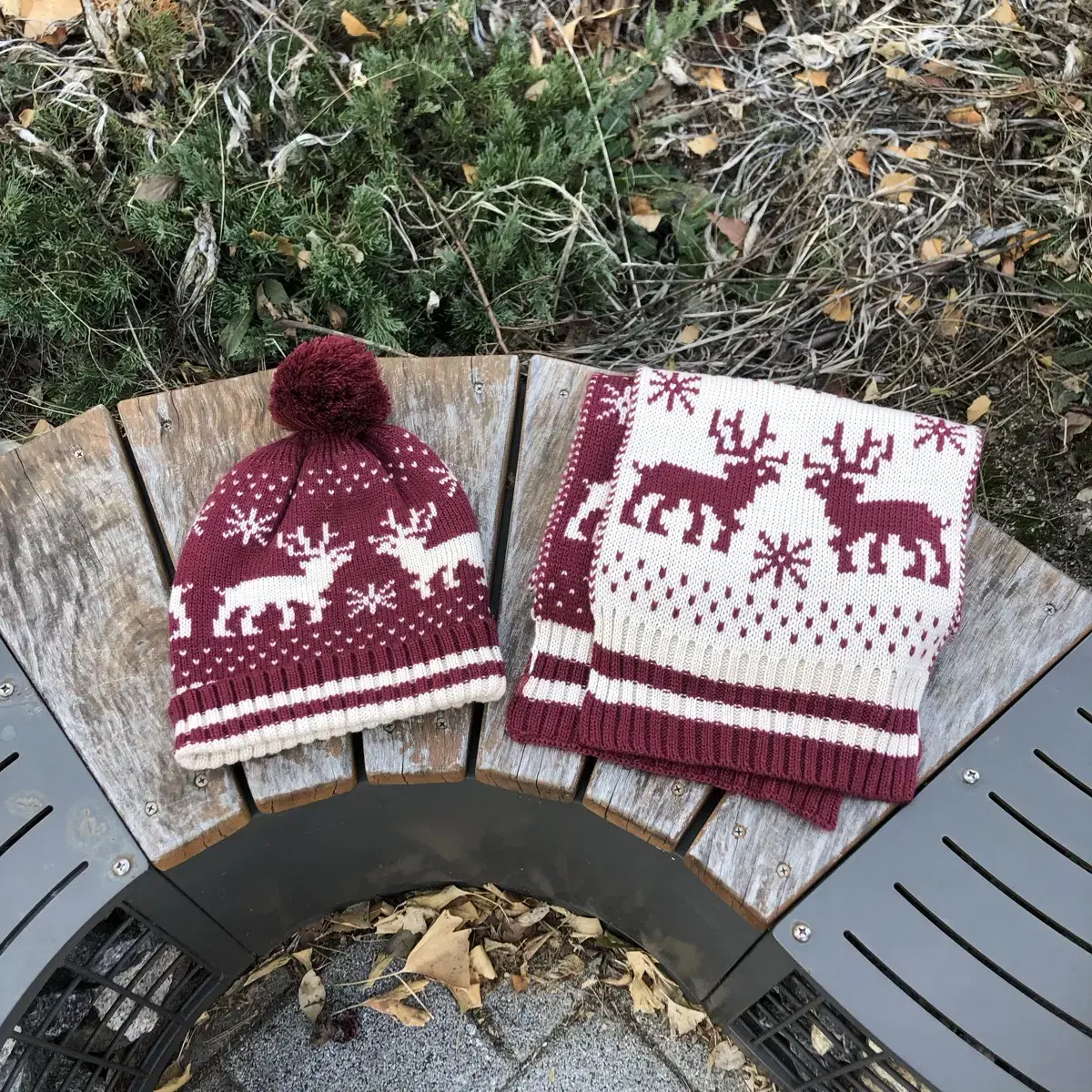 Vintage Rudolf wine beanie muffler set