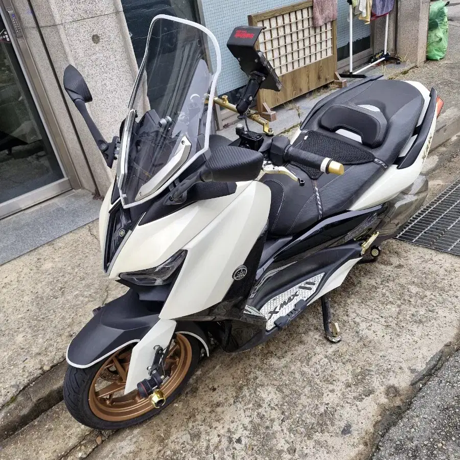 Xmax300 팝니다(54000km)