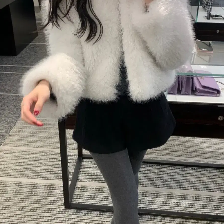 Reyeh Dear fur jacket 레예마켓 퍼 자켓 화이트