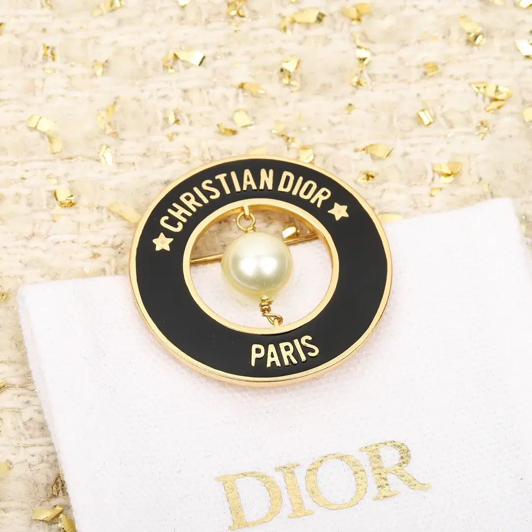 디올 Dior 브로치