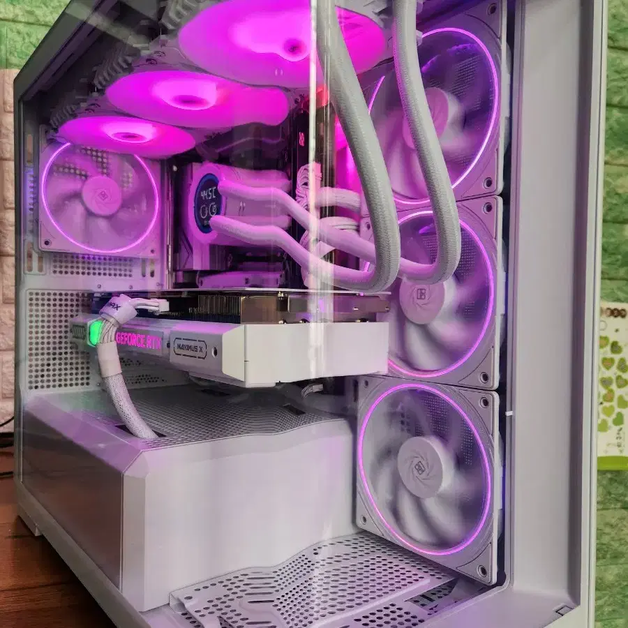 화이트 게이밍 컴퓨터 ( 9800X3D RTX4080SUPER  ) PC