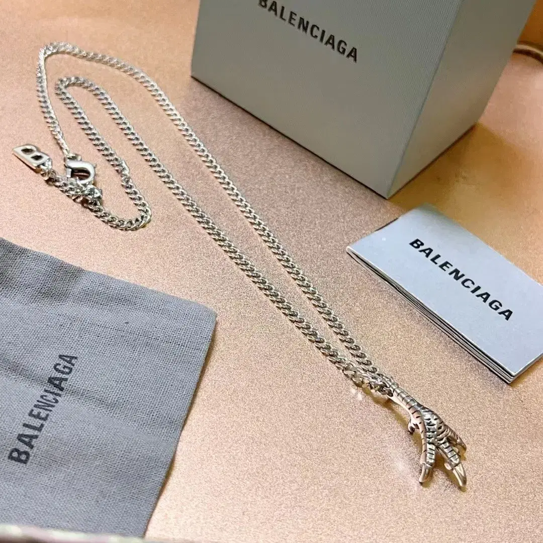 Balenciaga발렌시아가 남성 목걸이 정품