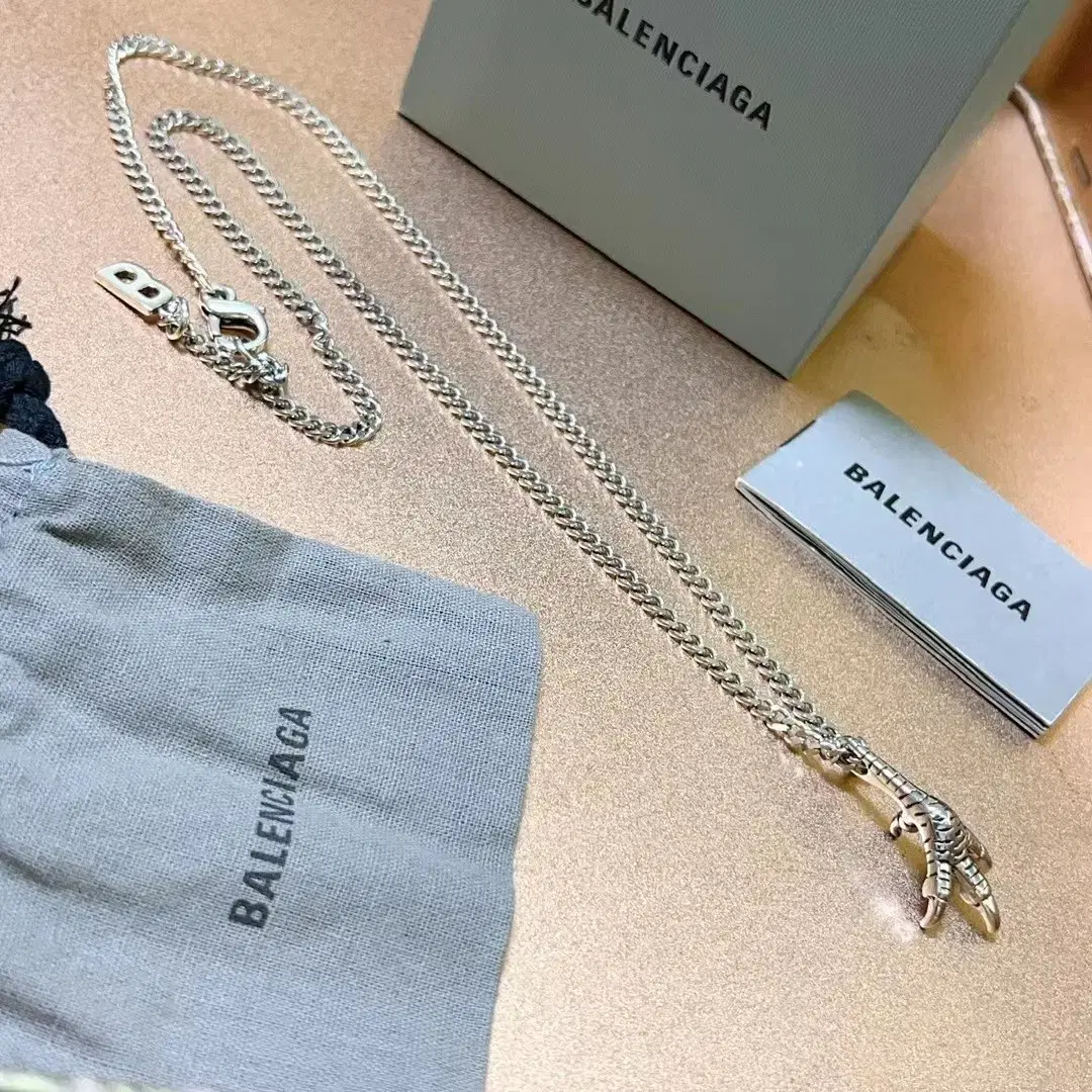 Balenciaga발렌시아가 남성 목걸이 정품