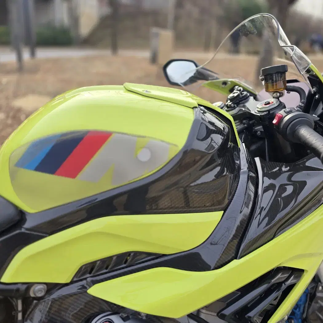 bmw m1000rr 2022년식 50주년 한정판컬러 판매합니다.