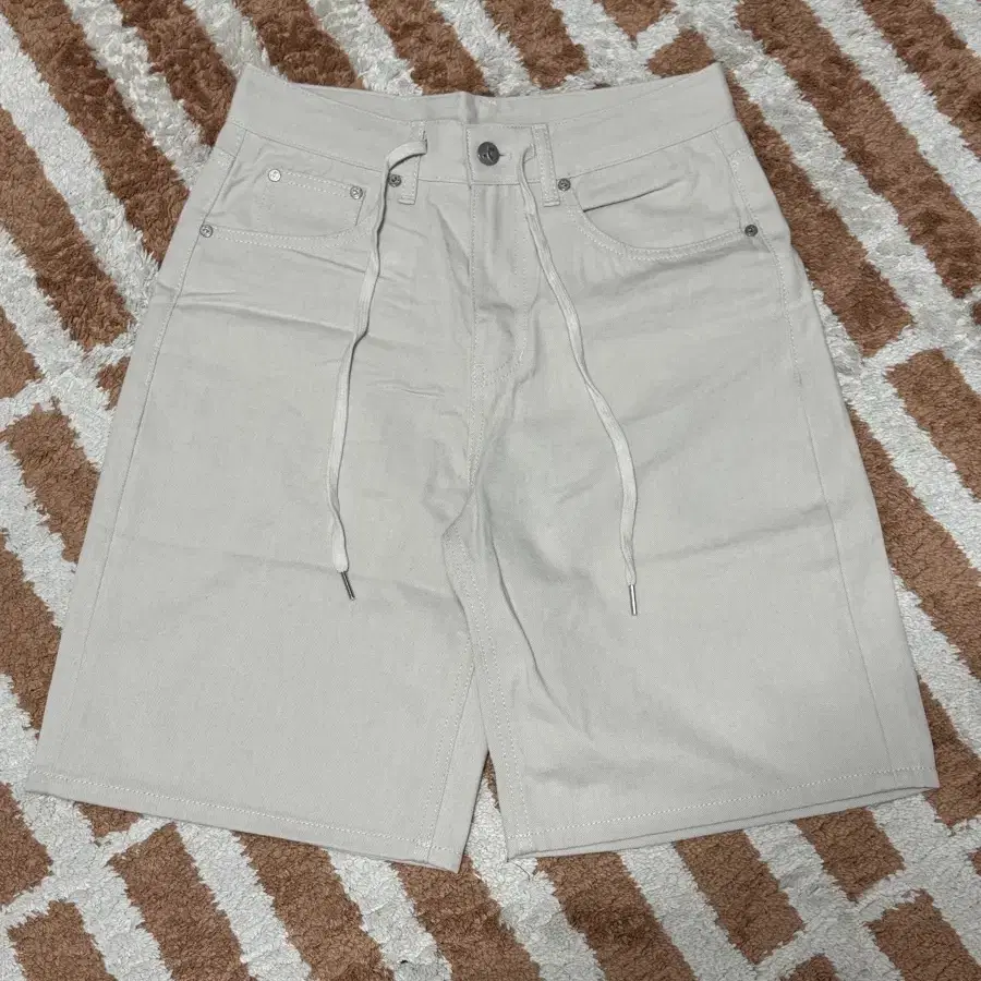 레스트앤레크레이션 RR LOGO COTTON SHORTS