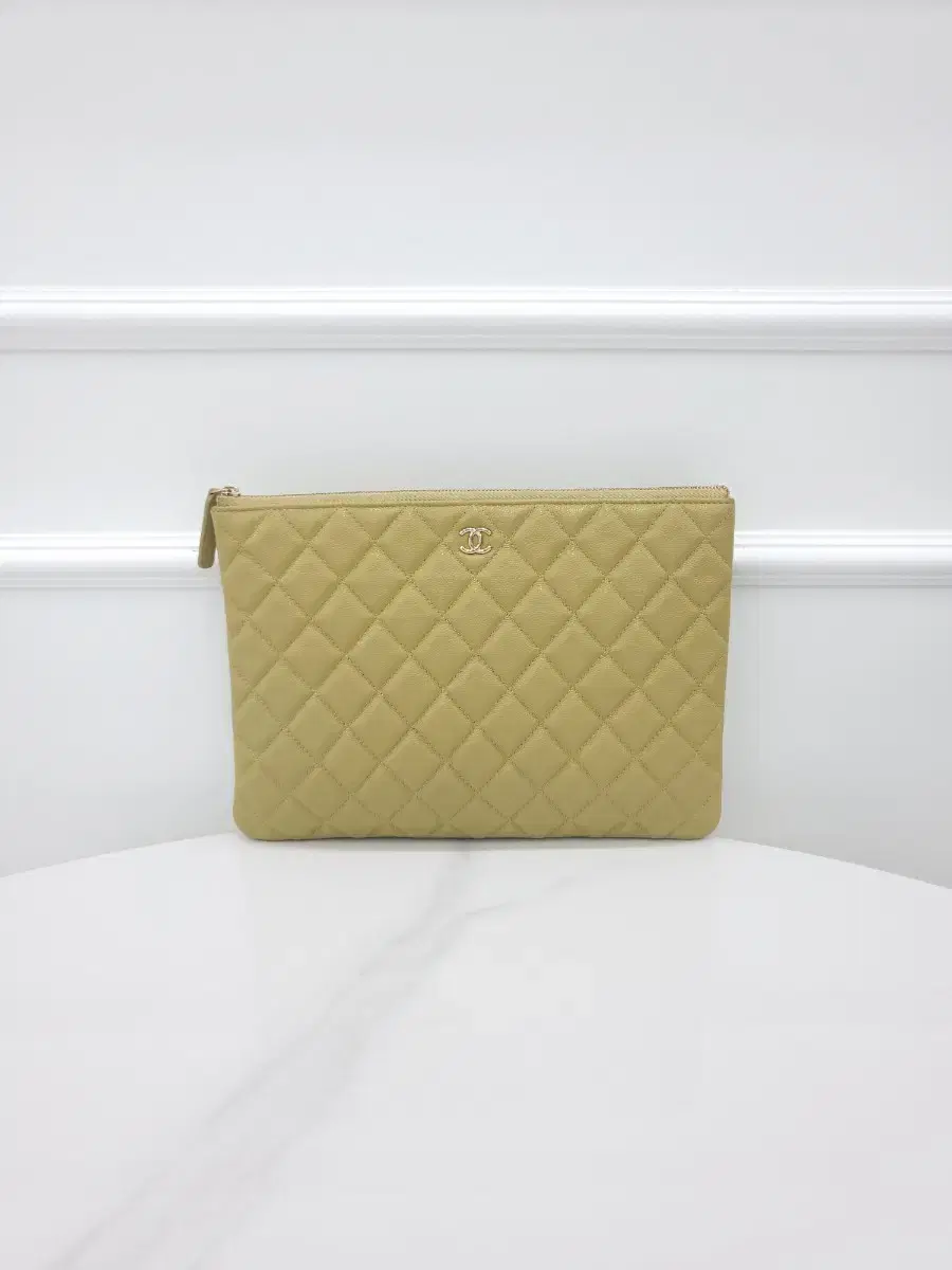 Chanel Classic Caviar Olive Medium Clutch A82545 31st