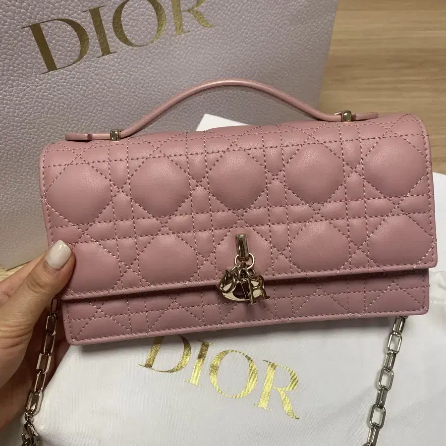 My Dior 미니백 앤틱핑크 샴페인 골드