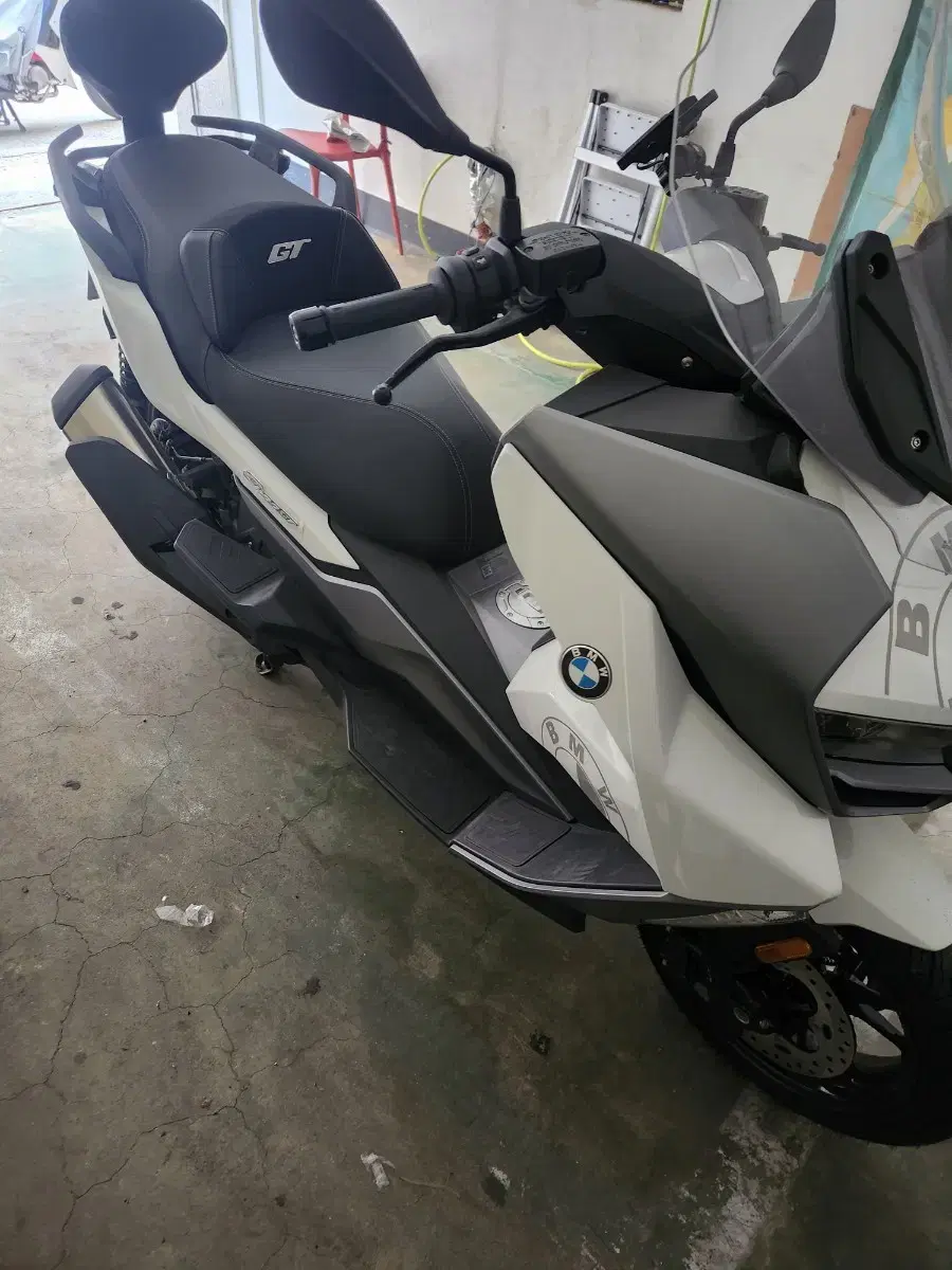 24년식 BMW C400GT 450km 탄 신차급 팝니다