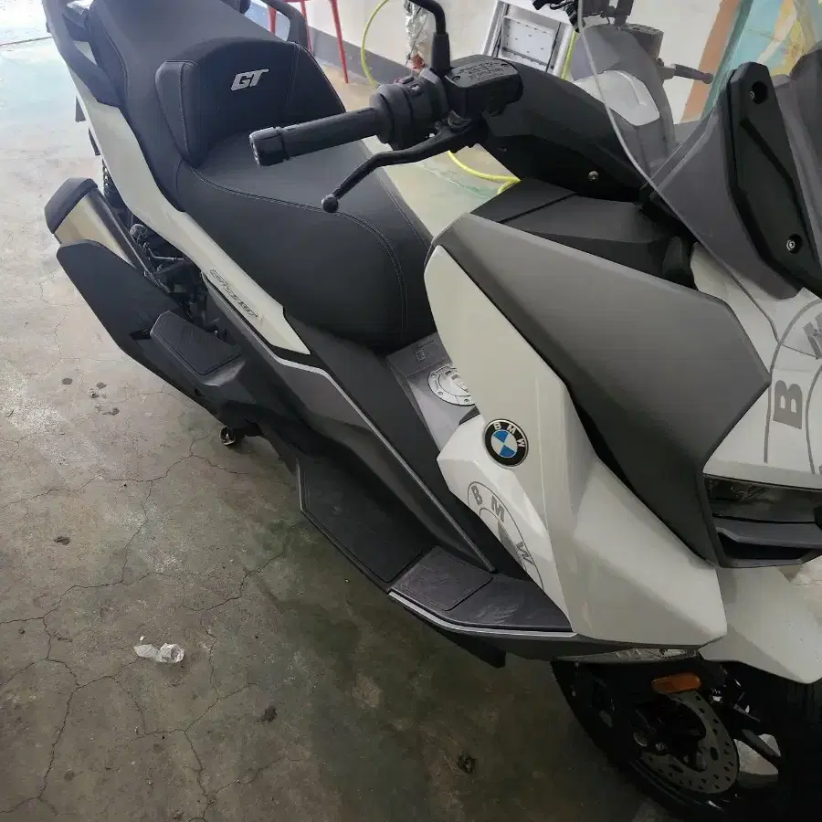 24년식 BMW C400GT 450km 탄 신차급 팝니다